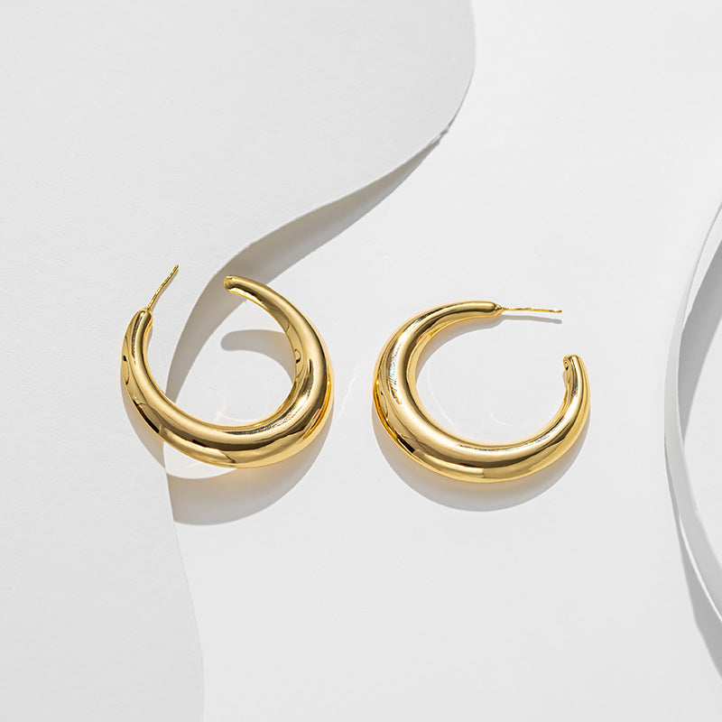Earrings, crescent semicircle c type, titanium steel material, earrings for women, Europe and America, fashionable and high-end earrings.