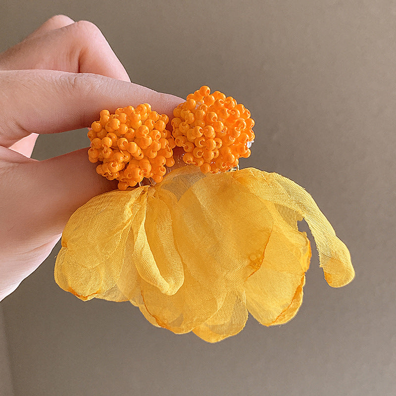 Super Fairy Temperament Mesh Yellow Flower Earrings Women's New Stud Earrings Seaside Vacation High-end Light Luxury Earrings