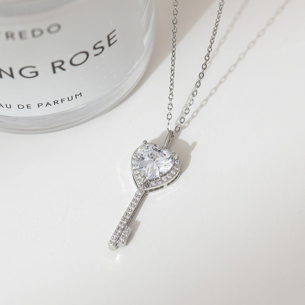 Summer Silver Titanium Steel Non-fading Necklace Women's Fashion Light Luxury Pendant Girls Necklace