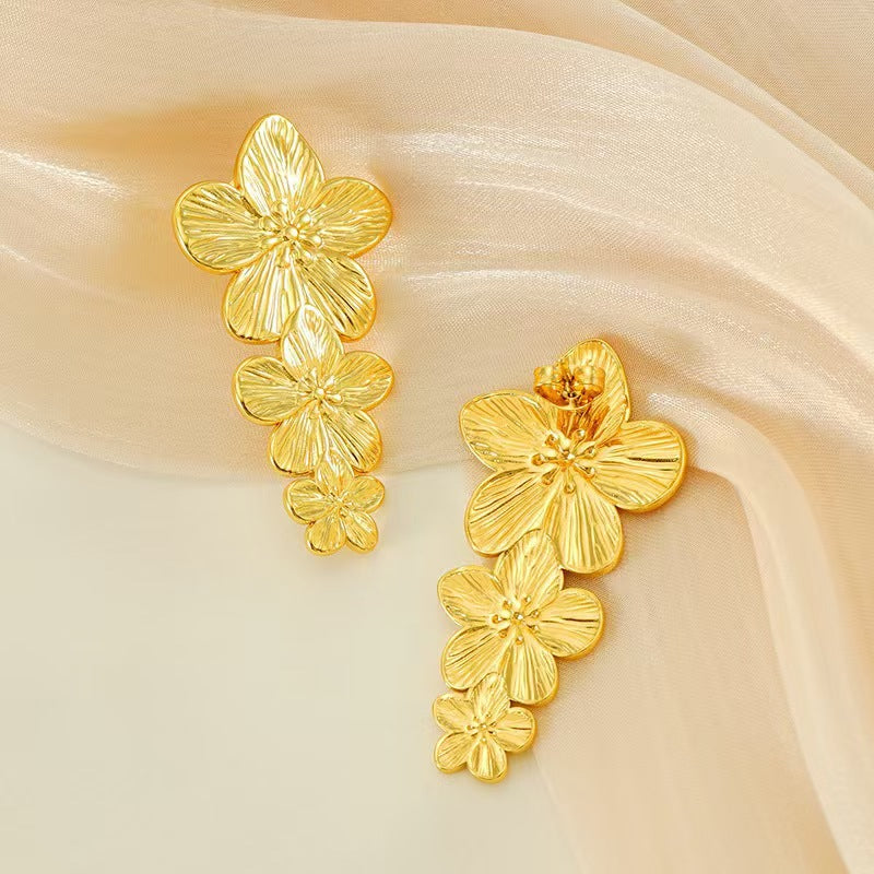 Exaggerated Titanium Steel Round Earrings Gold 18K Gold Light Luxury Earrings Fashion High Sense Love Earrings