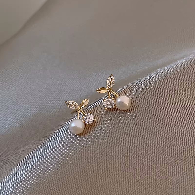 925 Silver Needle Pearl Zircon Earrings Women's High-end Sense Niche Temperament Cold Wind Mori Earrings Ear Jewelry Wholesale