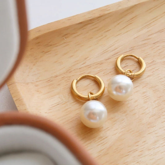 New French Xiaoxiangfeng Fresh and Sweet Pearl Pendant Earrings Plated with 18K Gold Simple Ear Buckle Ear Jewelry