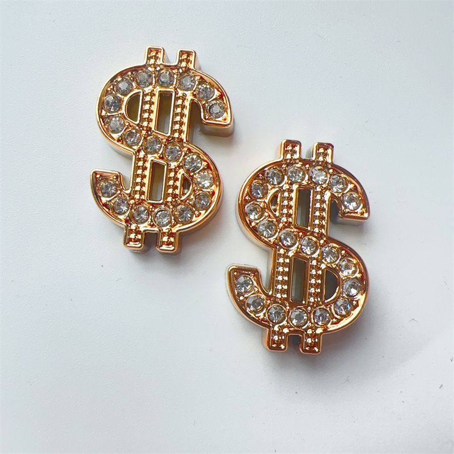 Popular Multifunctional Brooch Socks High-end Brooch Silk Scarf Buckle Clothing Bear Love Anti-light Pin