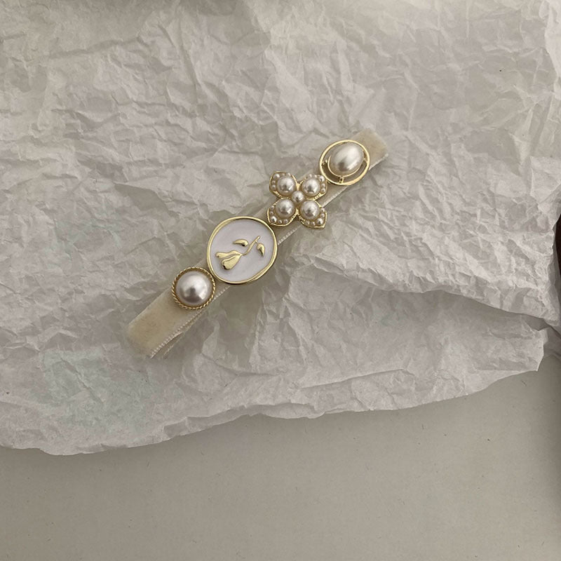 Milk White Art Student~ Bow Velvet Small Fragrant Wind Pearl Hairpin Women's Advanced Sense Bangs Clip Temperament Side Clip