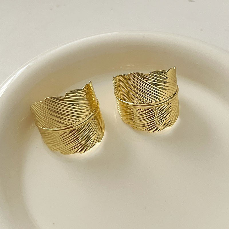 Retro Hong Kong Style Temperament Stud Earrings Female Explosion Internet Celebrity Niche High Sense Gold Earrings