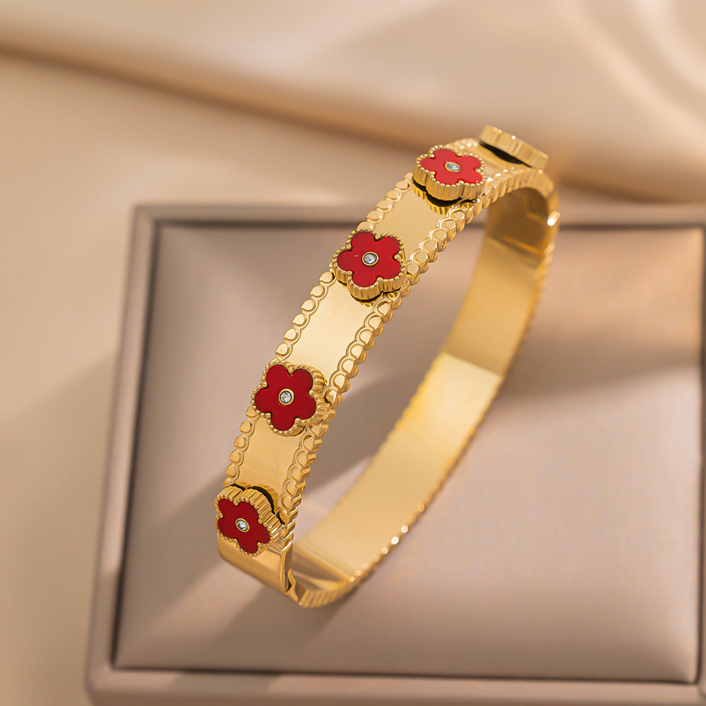 Factory Direct Sales of High-quality Fritillary Titanium Steel Five-leaf Clover Diamond-encrusted Bracelet for Women's Advanced Feeling Gold-plated 18K