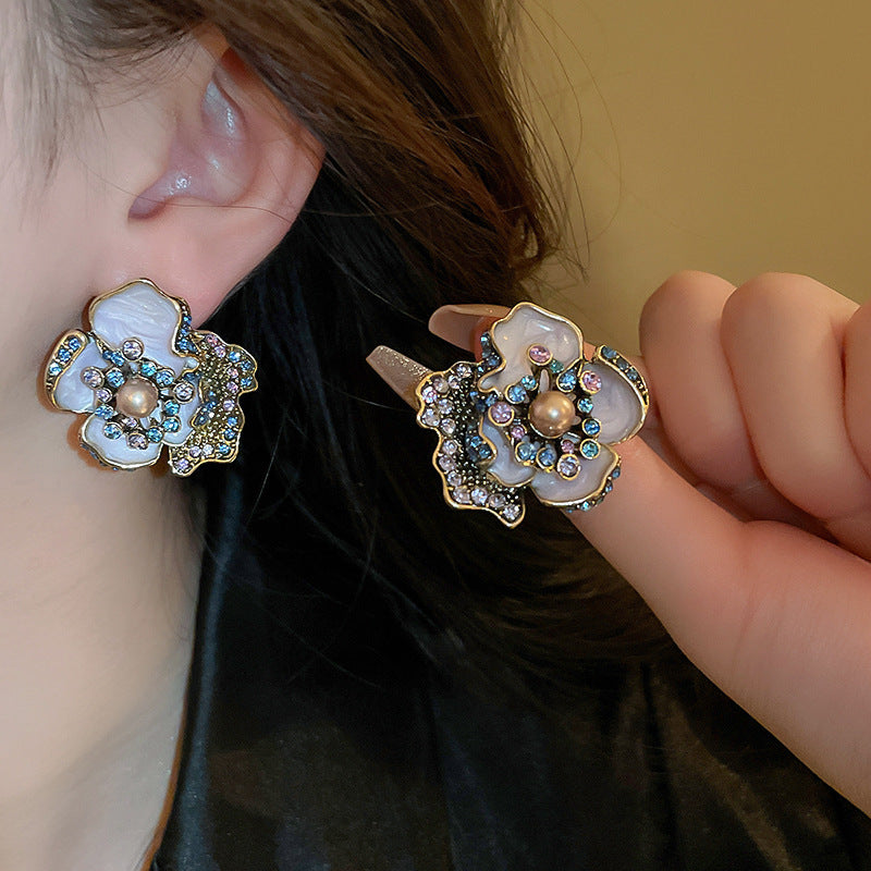 Real Gold Electroplating Silver Needle Medium Antique Freshwater Pearl Love Earrings Premium Earrings Vintage Retro Earrings