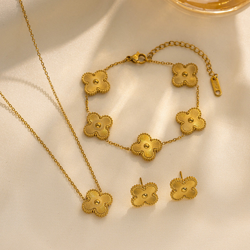 Fashion Temperament Four-leaf Flower Collarbone Chain Set Female New Trendy Internet Celebrity Design Necklace Personalized Neck Chain