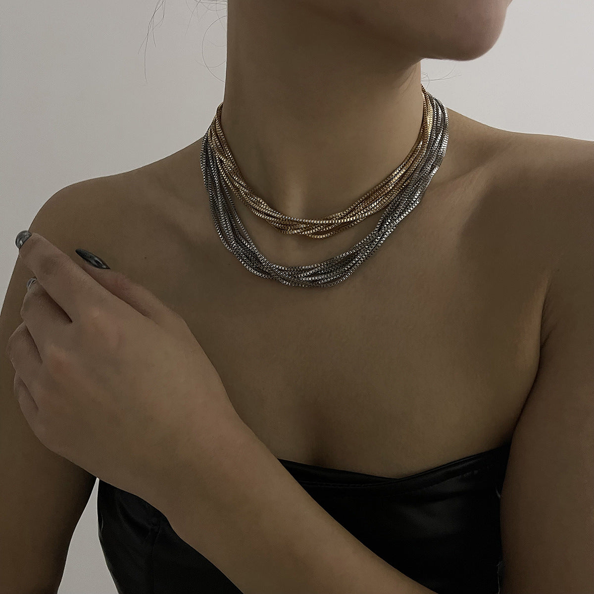 Hot-selling Twist Three-color Twist Necklace, Simple Temperament Niche Multi-layer Chain Stacked Choker