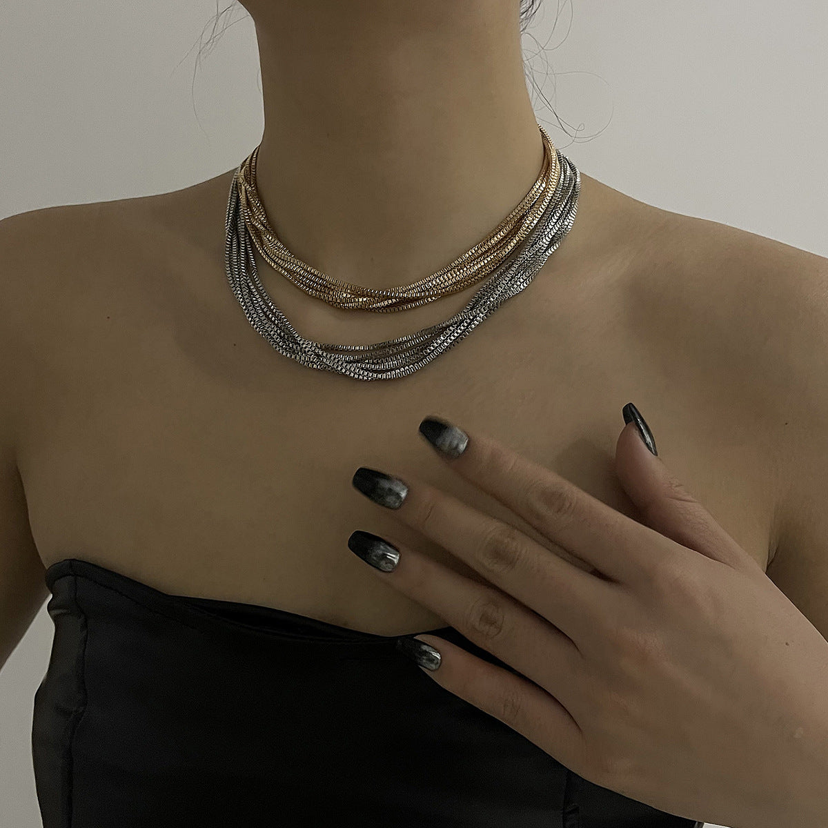 Hot-selling Twist Three-color Twist Necklace, Simple Temperament Niche Multi-layer Chain Stacked Choker