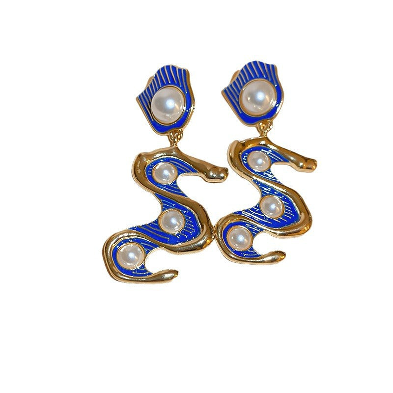 Real Gold Electroplating Silver Needle Medium Antique Freshwater Pearl Love Earrings Premium Earrings Vintage Retro Earrings