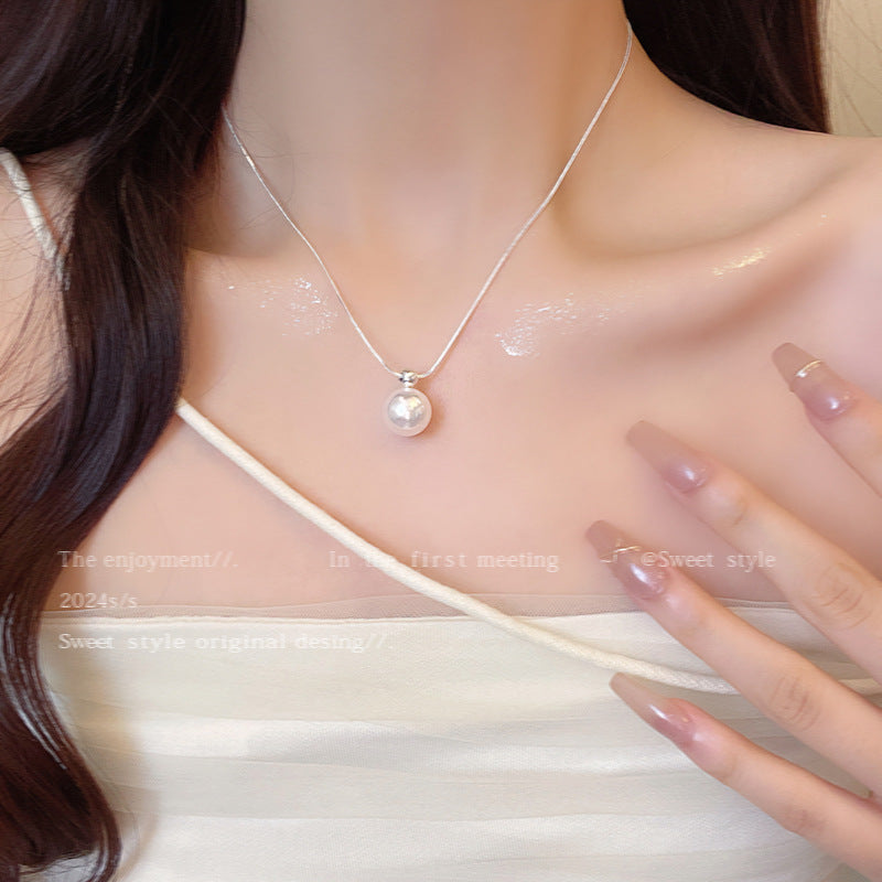 South Korea's New Niche Pearl Necklace Women's Versatile Splicing Love Collarbone Chain Light Luxury Temperament Beaded Necklace