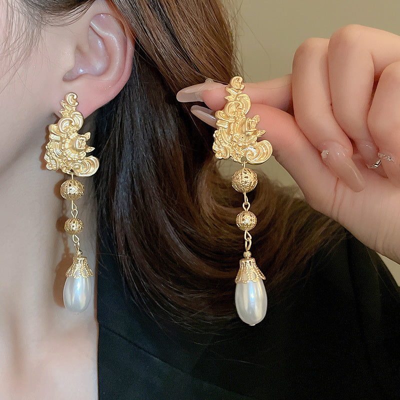 Real Gold Electroplating Silver Needle Medium Antique Freshwater Pearl Love Earrings Premium Earrings Vintage Retro Earrings