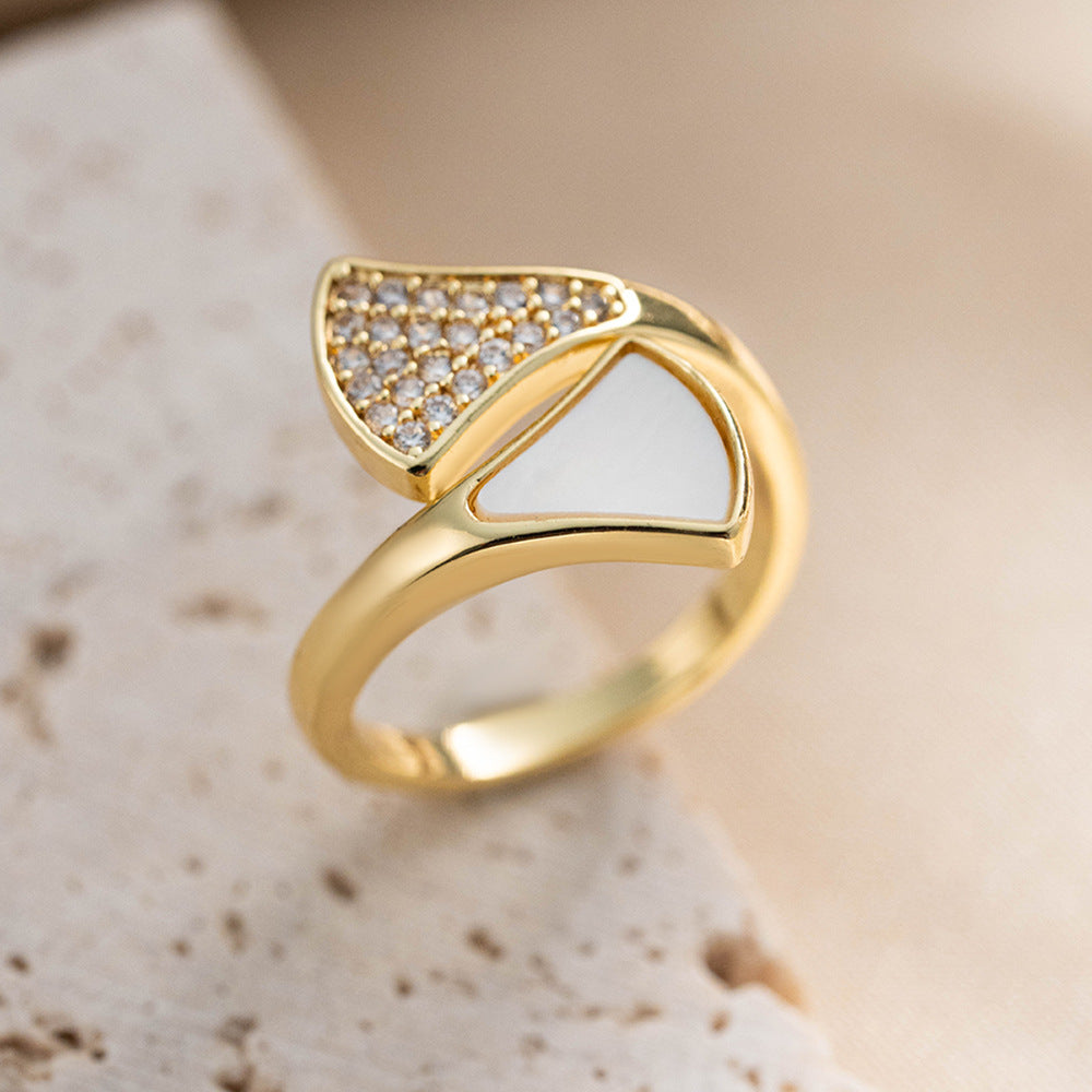 New Korean Version Small Skirt Scalloped Stone Inlaid White Shell Ring Internet Fashion Star with The Same Muse Fan Series