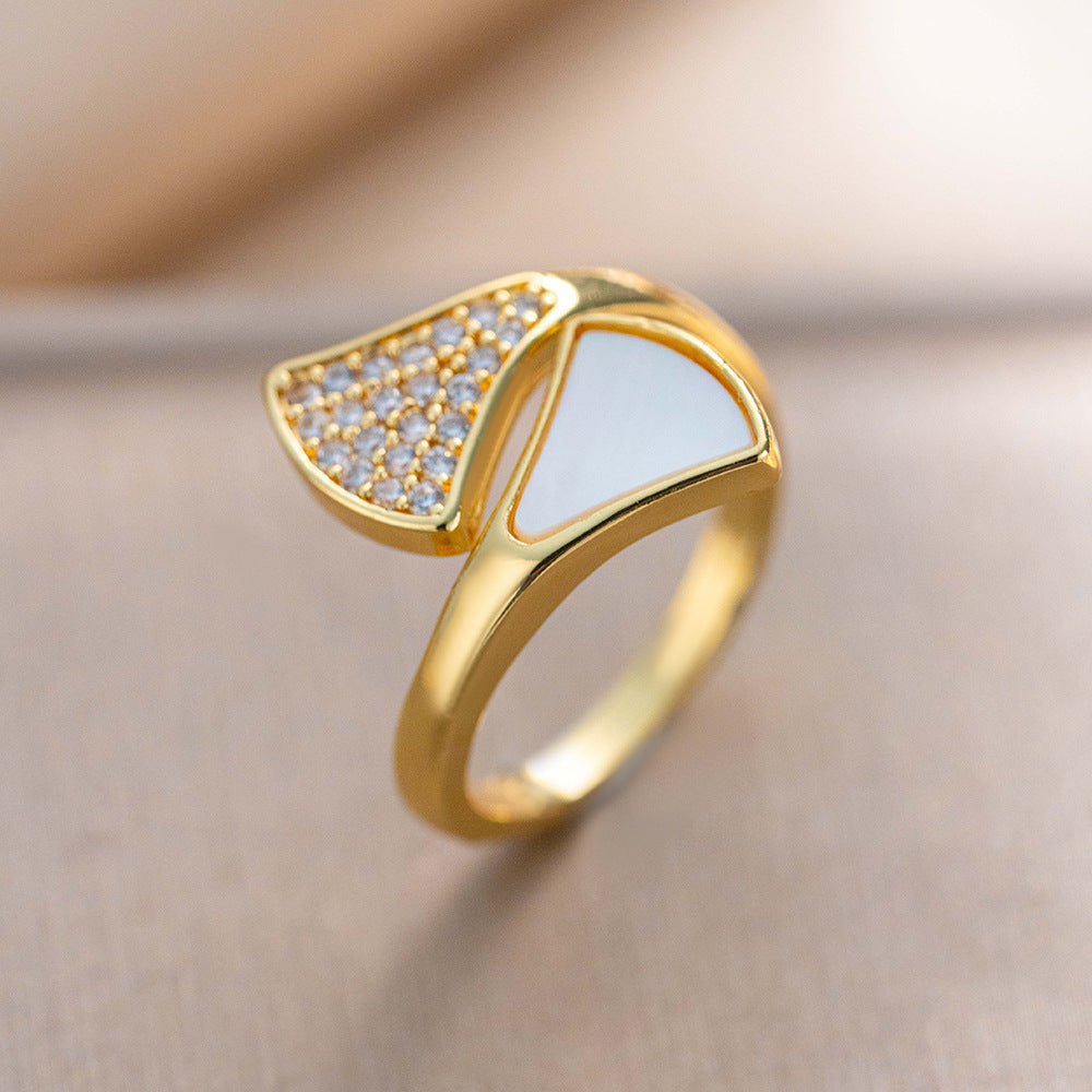 New Korean Version Small Skirt Scalloped Stone Inlaid White Shell Ring Internet Fashion Star with The Same Muse Fan Series