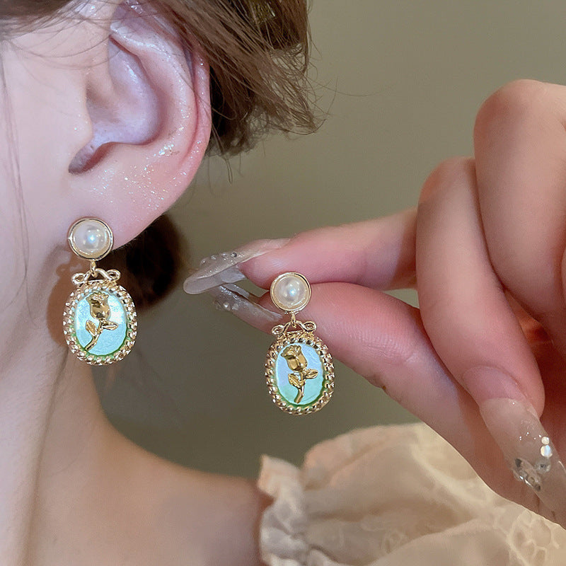 Real Gold Electroplating Silver Needle Medium Antique Freshwater Pearl Love Earrings Premium Earrings Vintage Retro Earrings