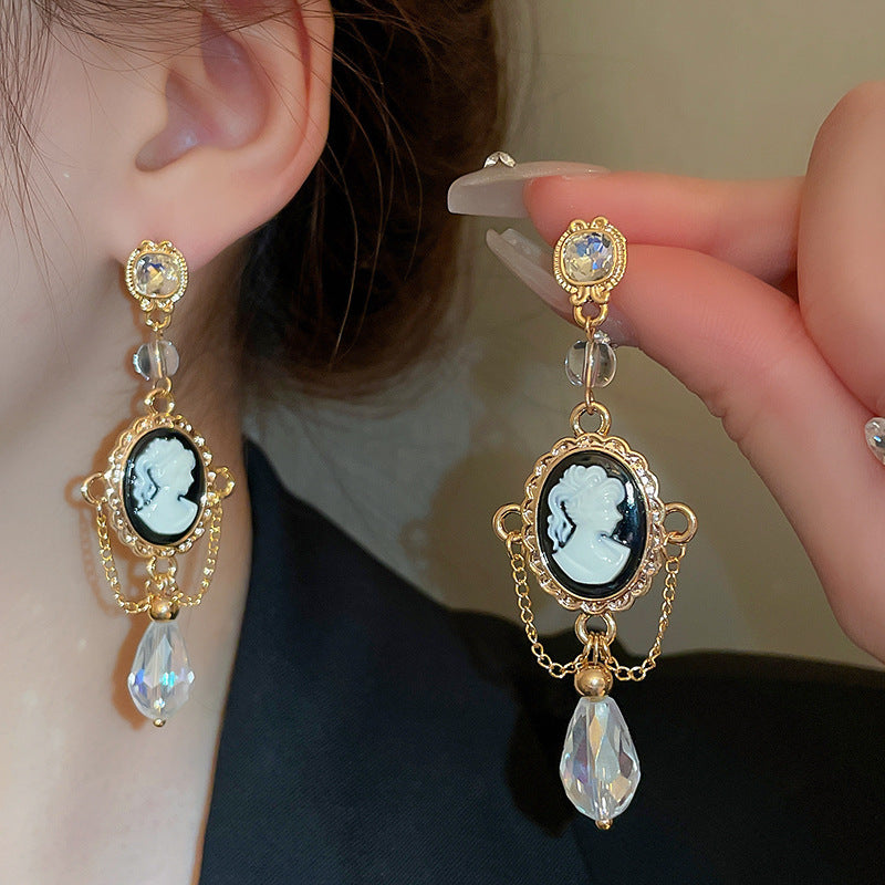 Real Gold Electroplating Silver Needle Medium Antique Freshwater Pearl Love Earrings Premium Earrings Vintage Retro Earrings