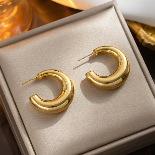 European and American retro solid C-shaped French ins cold wind circle earrings female Internet celebrity versatile high-end stud earrings