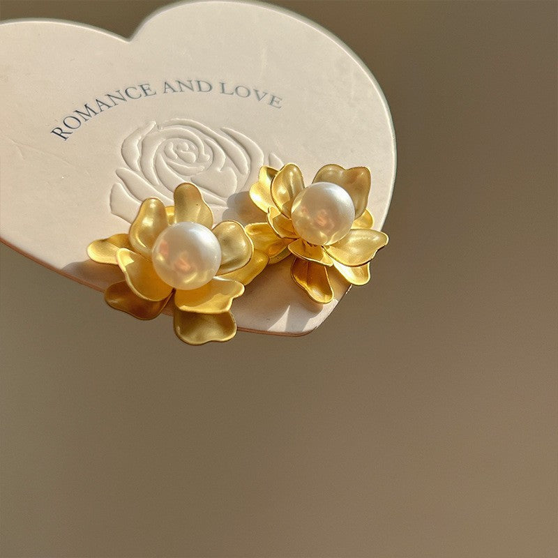 Retro Hong Kong Style Temperament Stud Earrings Female Explosion Internet Celebrity Niche High Sense Gold Earrings