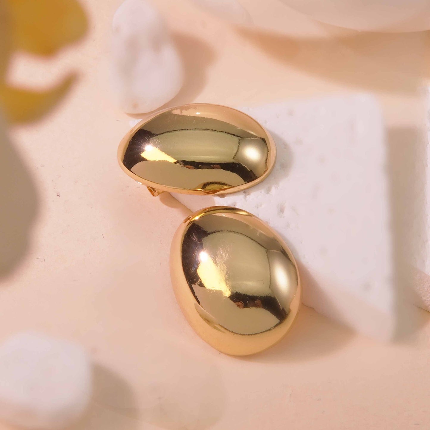 Exaggerated Titanium Steel Round Earrings Gold 18K Gold Light Luxury Earrings Fashion High Sense Love Earrings
