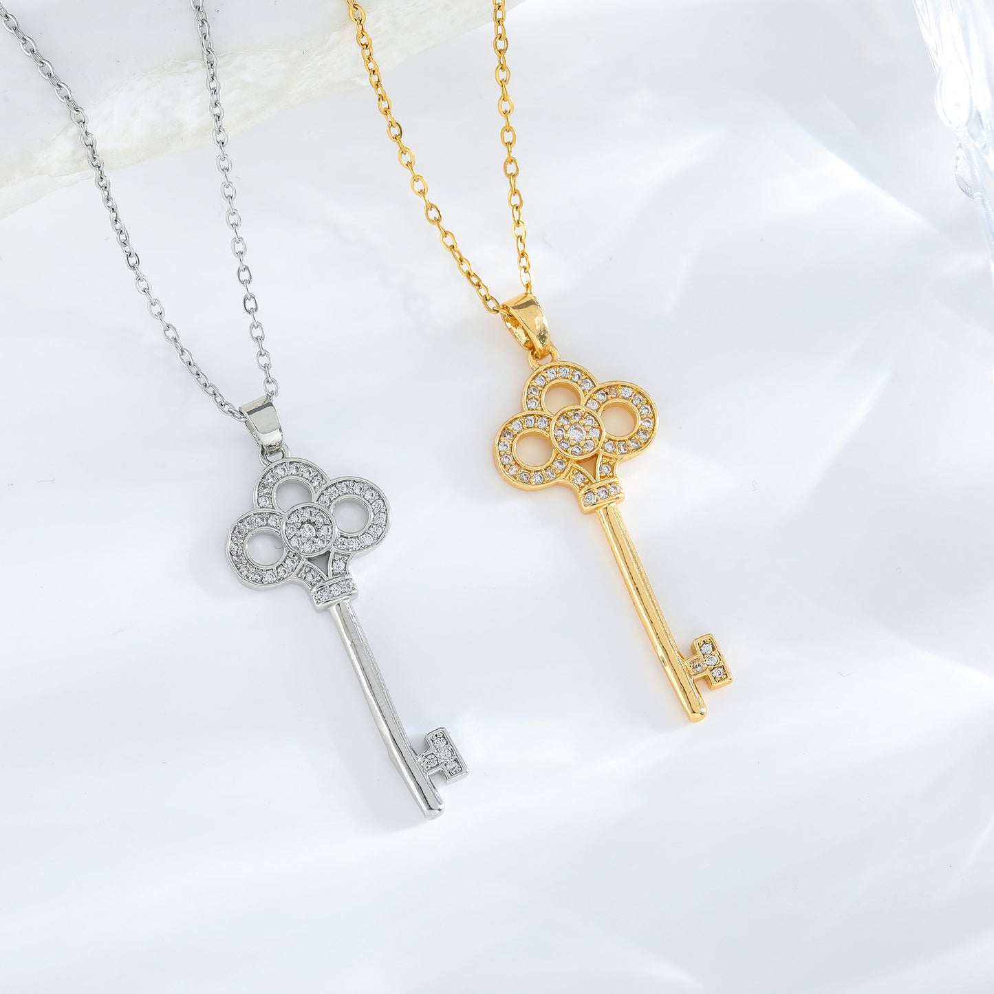 [Titanium Steel] Tiffany Titanium Steel Necklace 18k Gold Necklace Women's Heart Crown Key Pendant Clavicle Chain Long Sweater