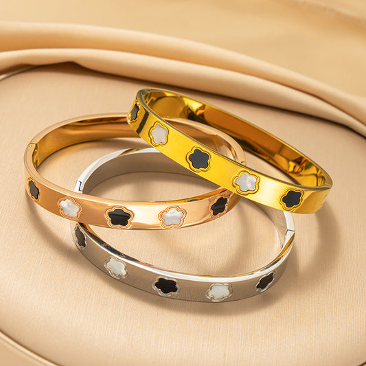 New Fashion Flower Stainless Steel Bracelet Women's High Sense Three-dimensional Fritillary Four-leaf Clover Titanium Steel Bracelet
