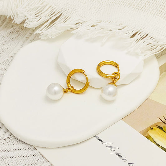 New French Xiaoxiangfeng Fresh and Sweet Pearl Pendant Earrings Plated with 18K Gold Simple Ear Buckle Ear Jewelry