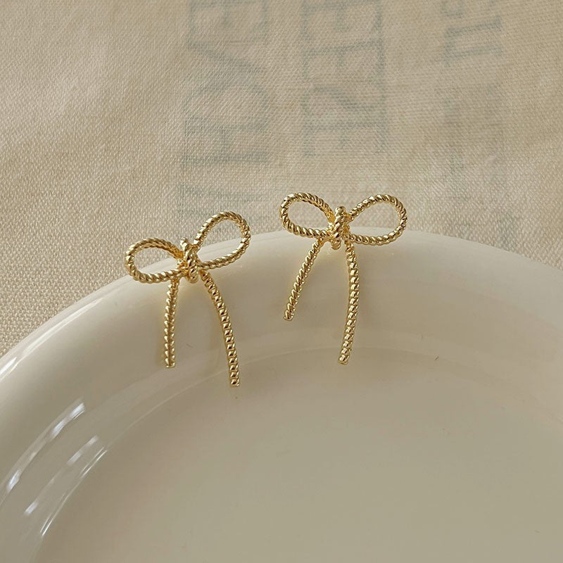 Retro Hong Kong Style Temperament Stud Earrings Female Explosion Internet Celebrity Niche High Sense Gold Earrings