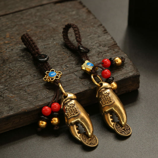 There Is Money in Hand To Attract Wealth and Treasure, Brass Crab Claws, Five Emperors Money, Keychain Pendant, Men's and Women's Keys, Bag Pendant.
