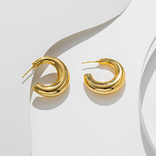 European and American retro solid C-shaped French ins cold wind circle earrings female Internet celebrity versatile high-end stud earrings