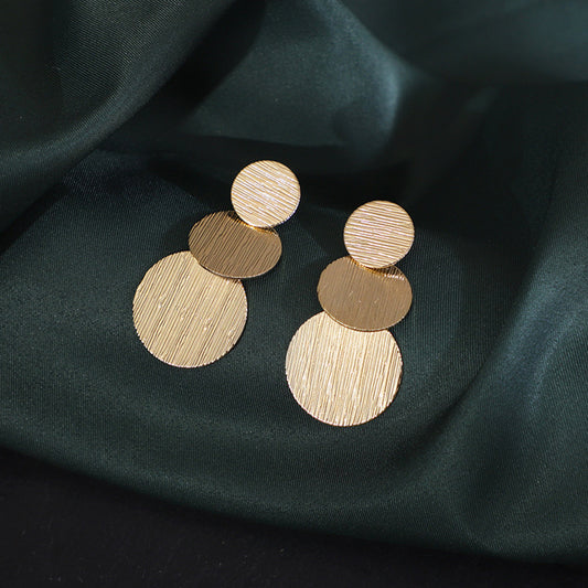 European and American Retro Trend Metal Texture Sense Circle Earrings, Exaggerated Personality, Small Face Design Sense Earrings