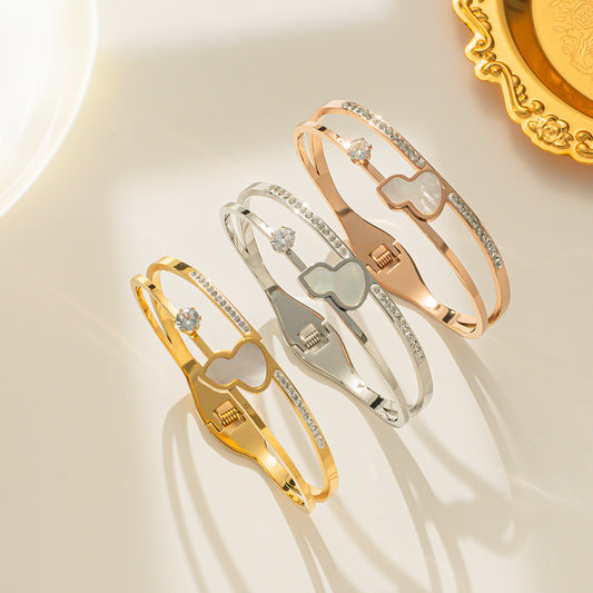 [Titanium Steel] Korean Version of Fashion Lucky Gourd Fritillary Bracelet Women's Plated 18K Gold Light Luxury Bracelet Ins Simple Design