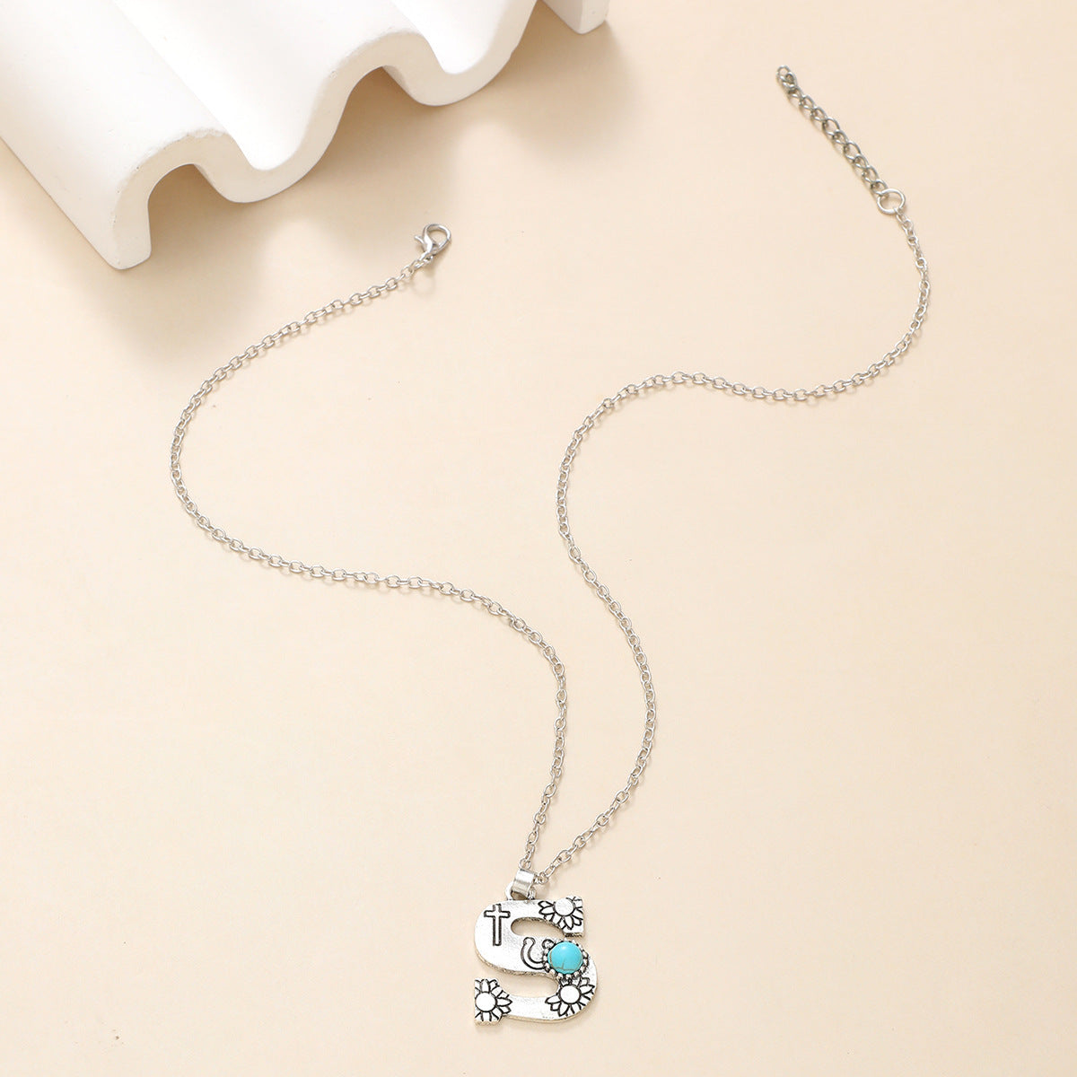 Western Wind Alloy English Alphabet Necklace Mother's Day Gift