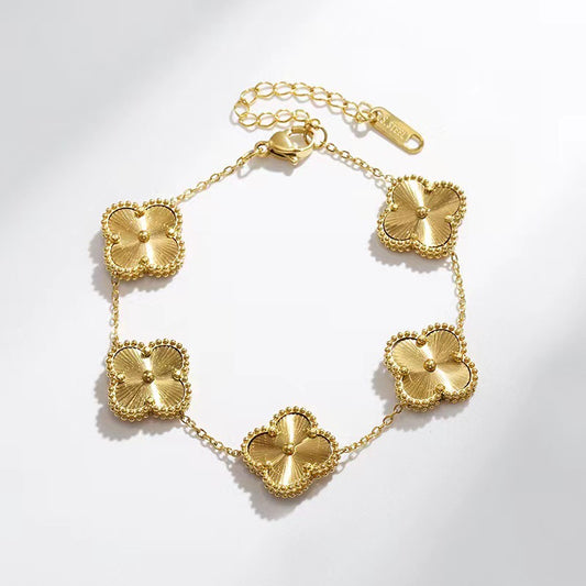 Fashion Temperament Four-leaf Flower Collarbone Chain Set Female New Trendy Internet Celebrity Design Necklace Personalized Neck Chain