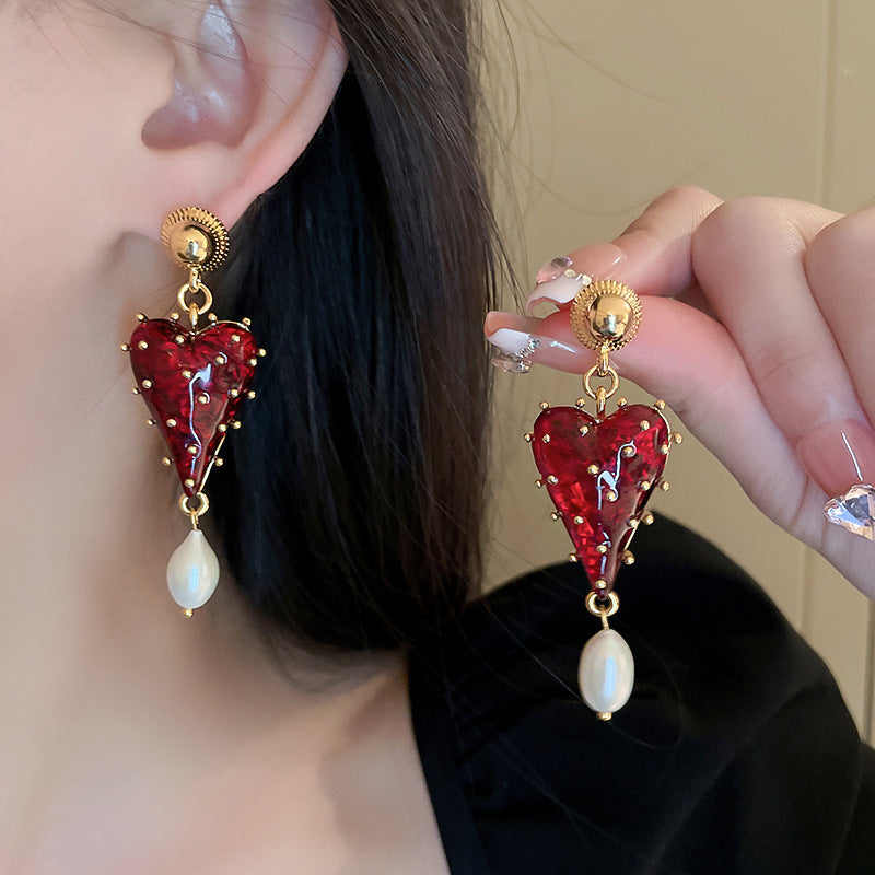 Real Gold Electroplating Silver Needle Medium Antique Freshwater Pearl Love Earrings Premium Earrings Vintage Retro Earrings