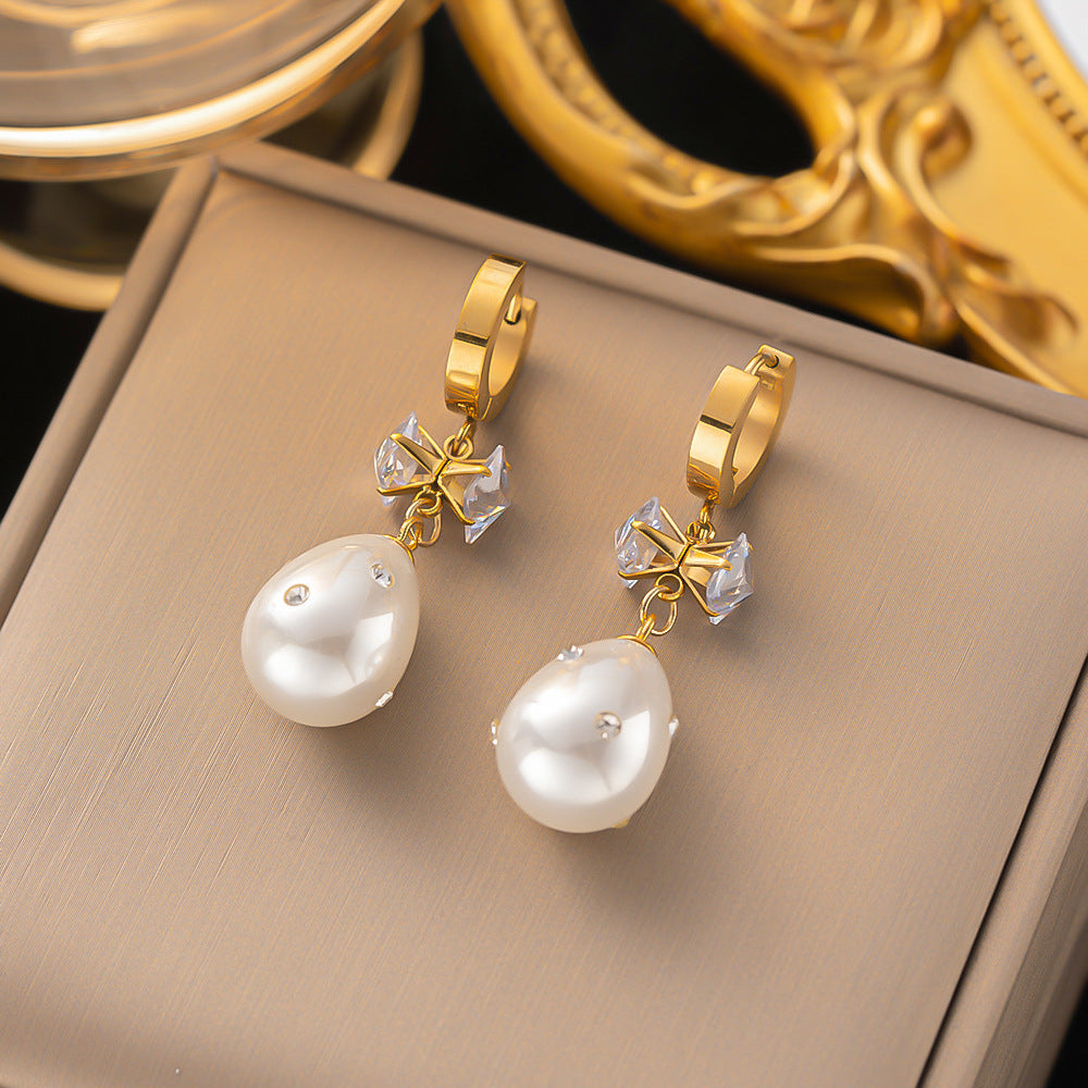 European and American Retro Fashion Versatile Titanium Steel Geometric Pearl Earrings