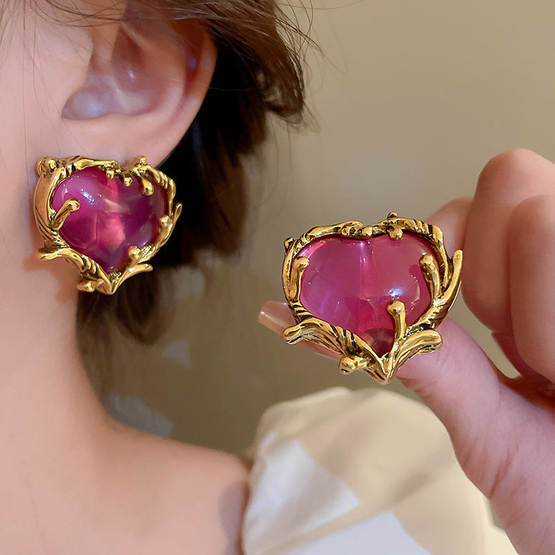 Real Gold Electroplating Silver Needle Medium Antique Freshwater Pearl Love Earrings Premium Earrings Vintage Retro Earrings