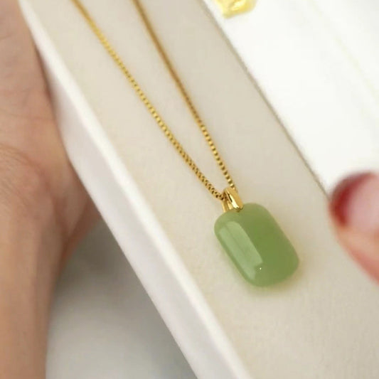 New Popular Necklace Women's Light Luxury Rushi Brand Pendant Emerald Green White Collarbone Chain INS