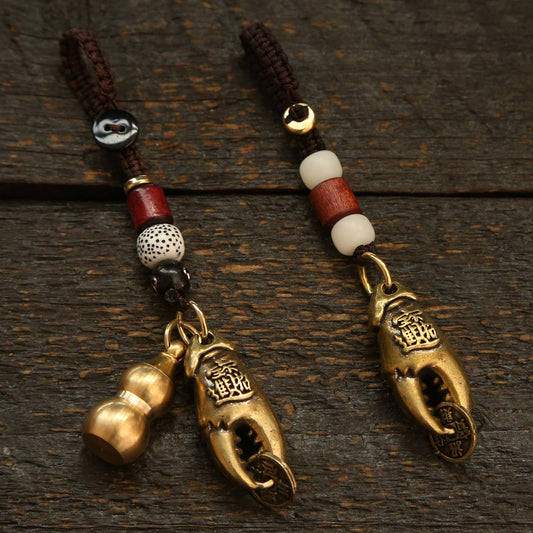 There Is Money in Hand To Attract Wealth and Treasure, Brass Crab Claws, Five Emperors Money, Keychain Pendant, Men's and Women's Keys, Bag Pendant.