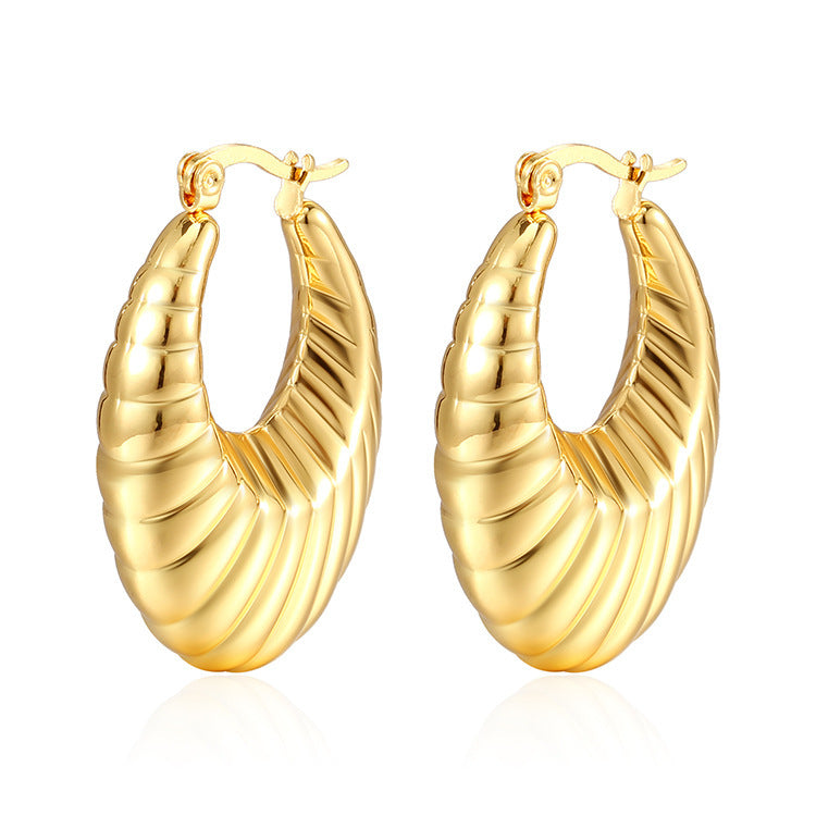 Crescent moon bold hollow shrimp pattern u-shaped titanium steel furnace vacuum-plated 18k gold hollow earrings earrings