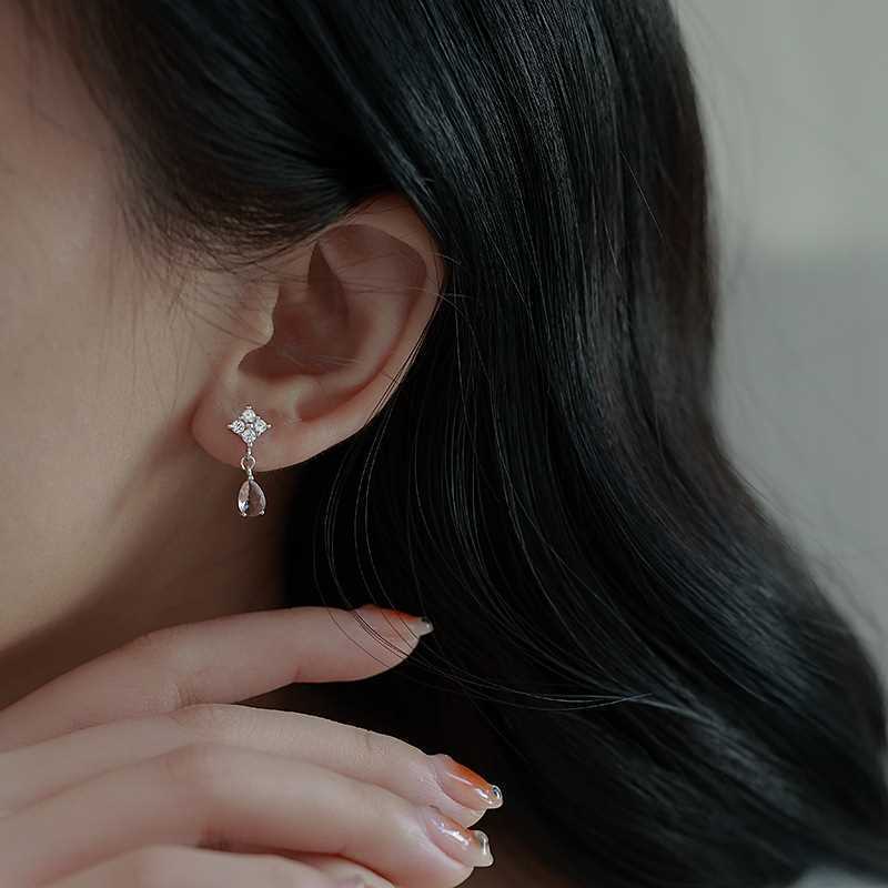 S925 Silver Water Drop Stud Earrings, Small and Niche Design in Summer, Slightly Inlaid Zircon Earrings