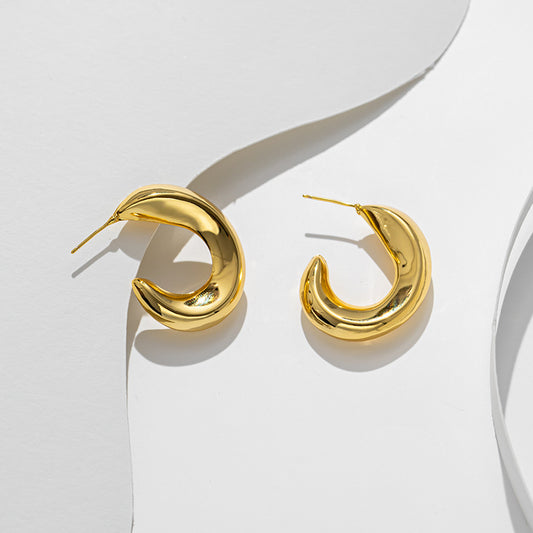 European and American minimalist C-shaped earrings ins wind, simple and small C-shaped titanium steel, earrings ins cold wind earrings earrings