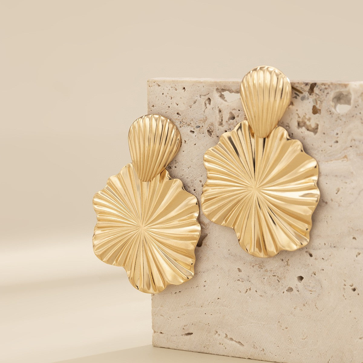 European and American Jewelry Niche Cold Wind Pleated Shell Stud Earrings Personalized Liquid Fluid Metal Lotus Leaf Earrings